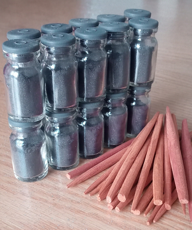 Khôl ithmed gris foncé كحل اثمد رمادي غامق