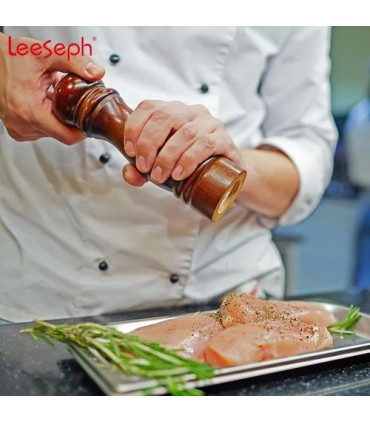 Moulin à poivre en bois au Maroc مطحنة الفلفل الاسود من الخشب