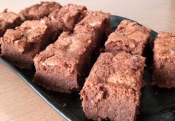 MOELLEUX AU CHOCOLAT FAÇON BROWNIES